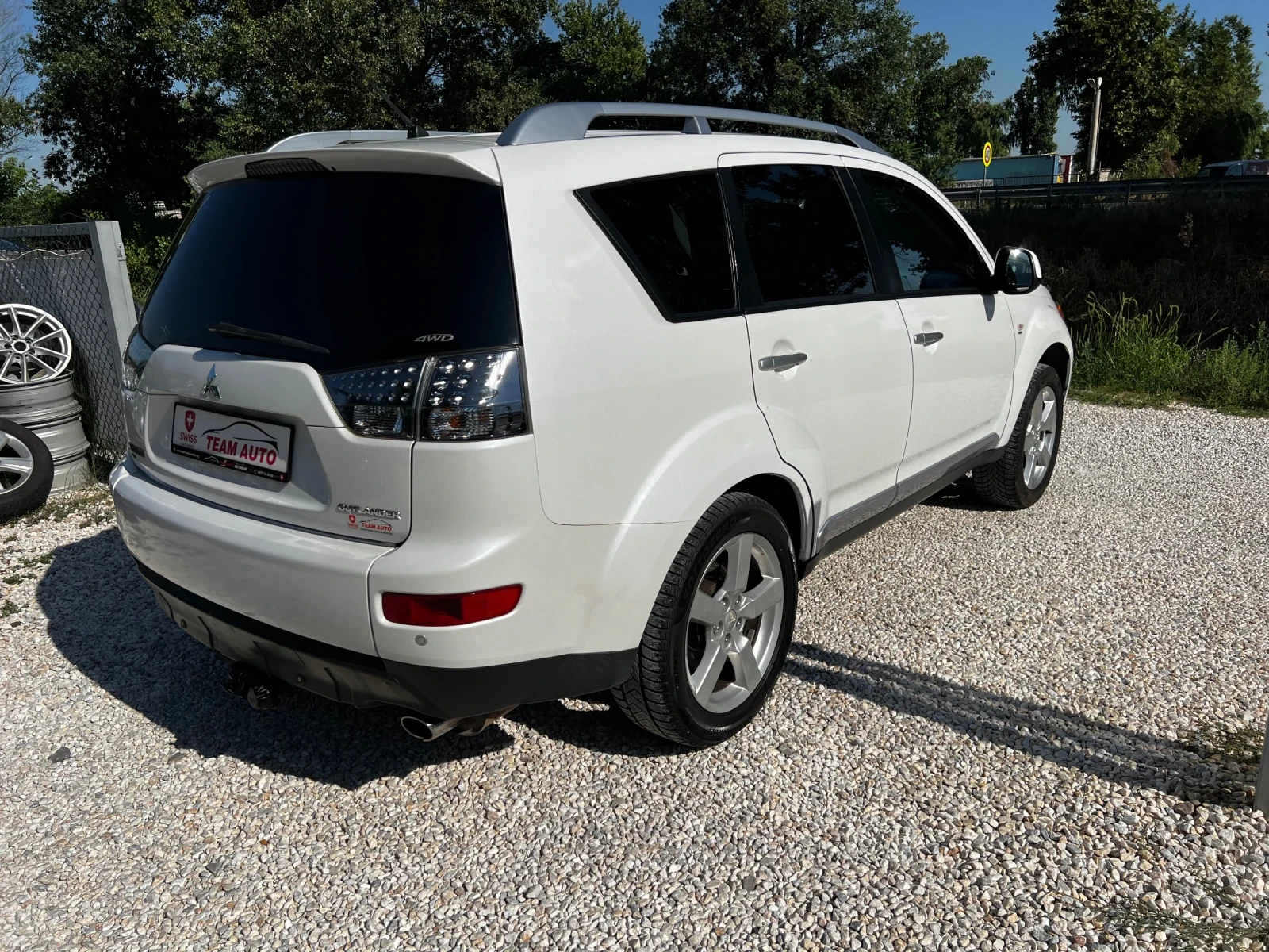 Mitsubishi Outlander 2.4i AUTOMATIC 193000KM - изображение 6