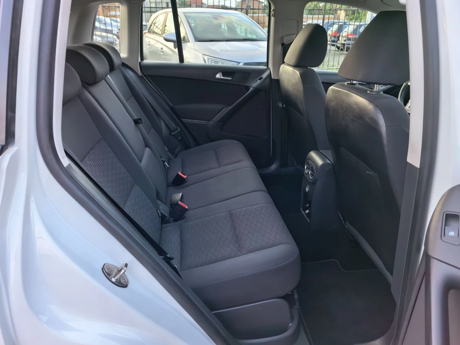 VW Tiguan 2, 0tdi , снимка 13 - Автомобили и джипове - 54655268