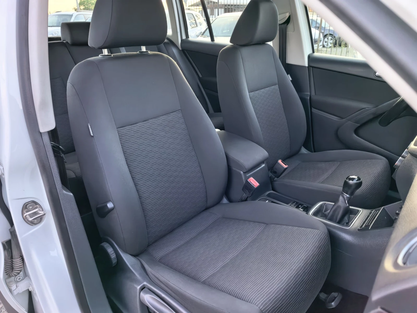 VW Tiguan 2, 0tdi , снимка 12 - Автомобили и джипове - 54655268