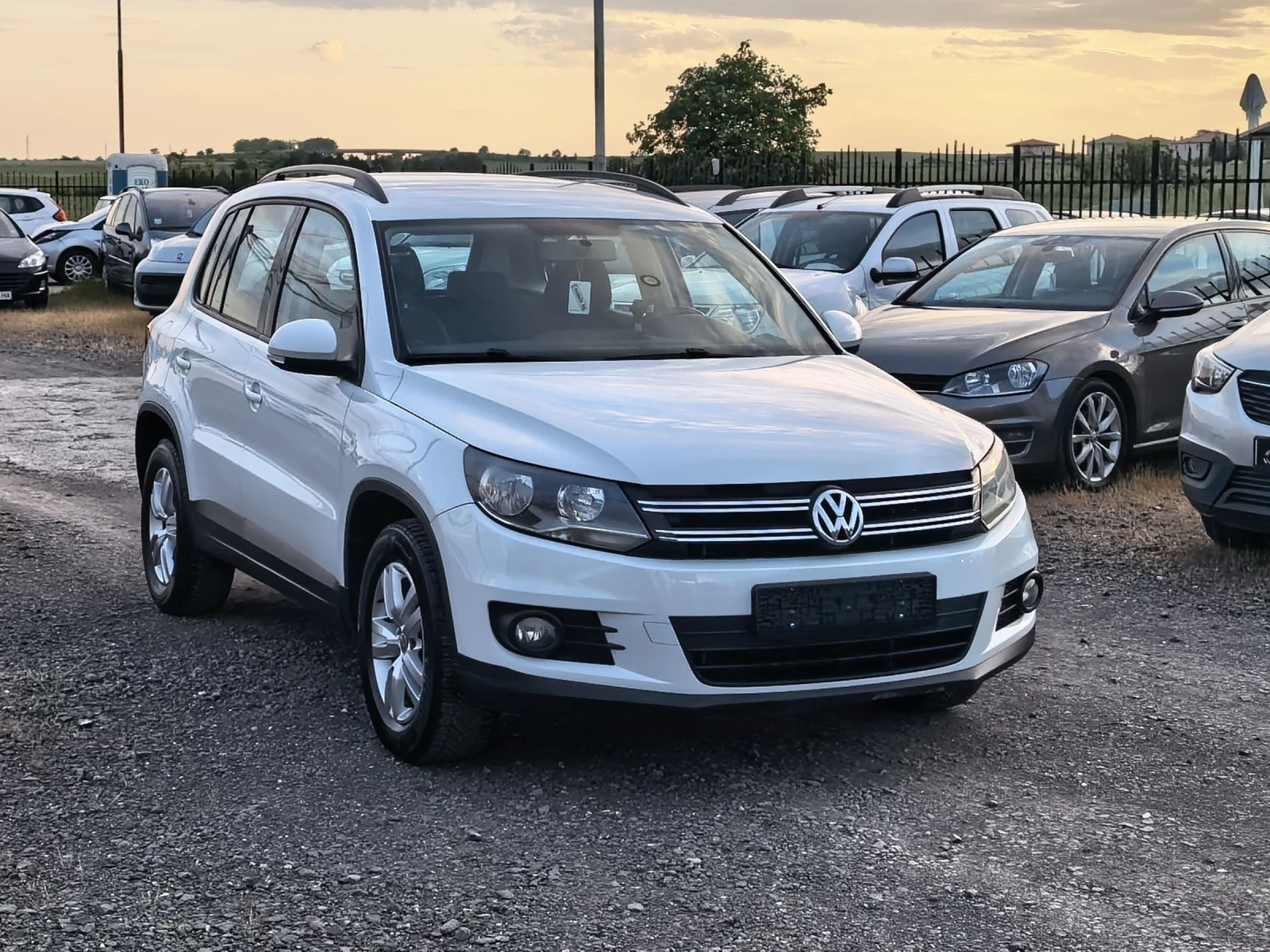 VW Tiguan 2, 0tdi , снимка 3 - Автомобили и джипове - 54655268