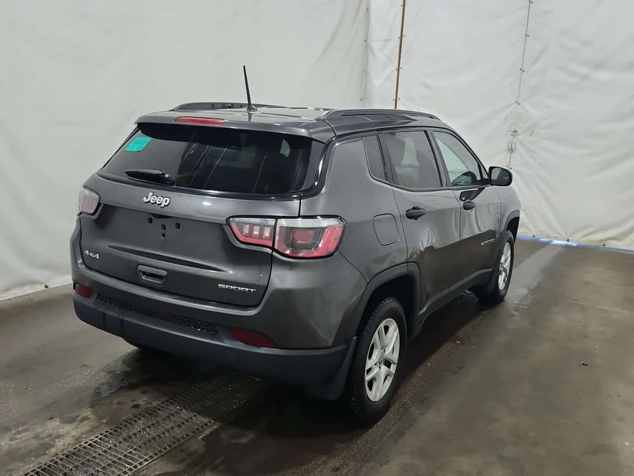 Jeep Compass * SPORT * CARFAX * 2 КЛЮЧА * ПОДГРЕВИ * ПАНО * , снимка 3 - Автомобили и джипове - 54820492