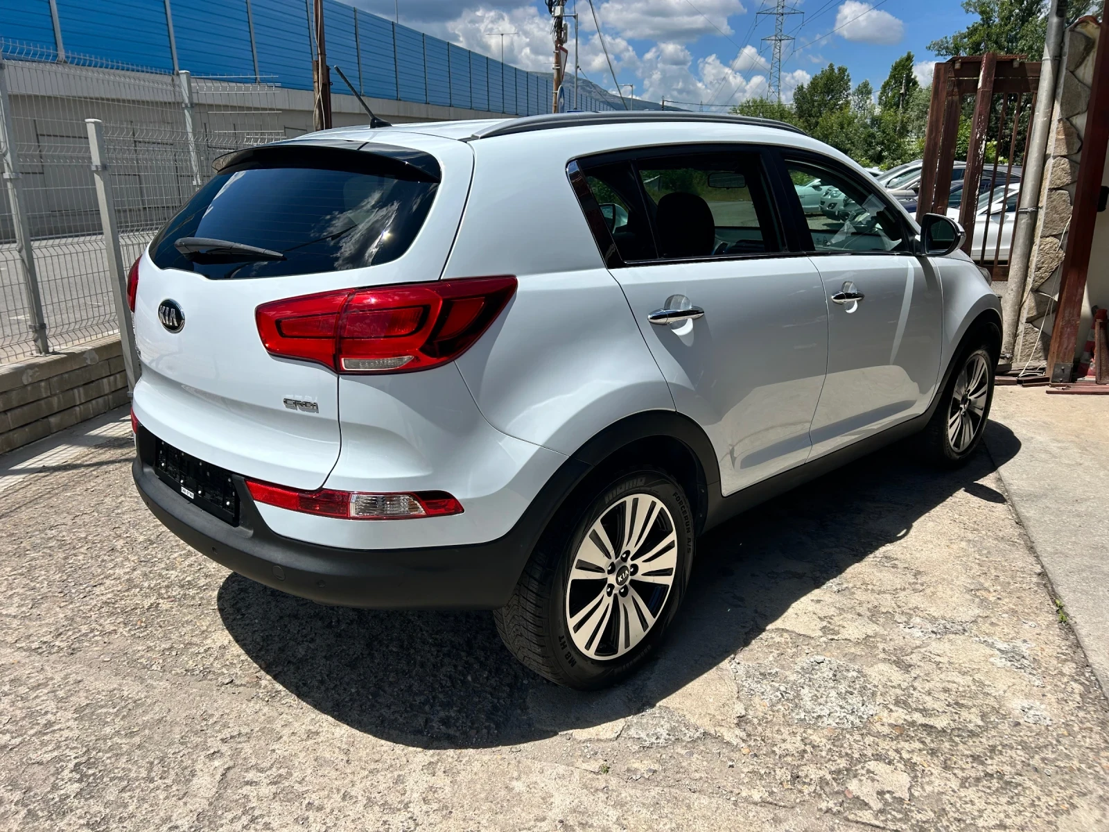 Kia Sportage 1.7CRDI 2WD, снимка 4 - Автомобили и джипове - 55080621