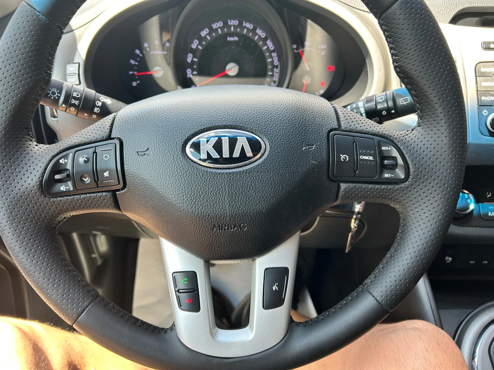 Kia Sportage 1.7CRDI 2WD, снимка 10 - Автомобили и джипове - 55080621