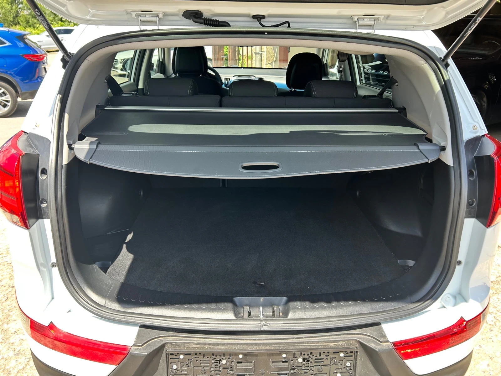 Kia Sportage 1.7CRDI 2WD, снимка 16 - Автомобили и джипове - 55080621
