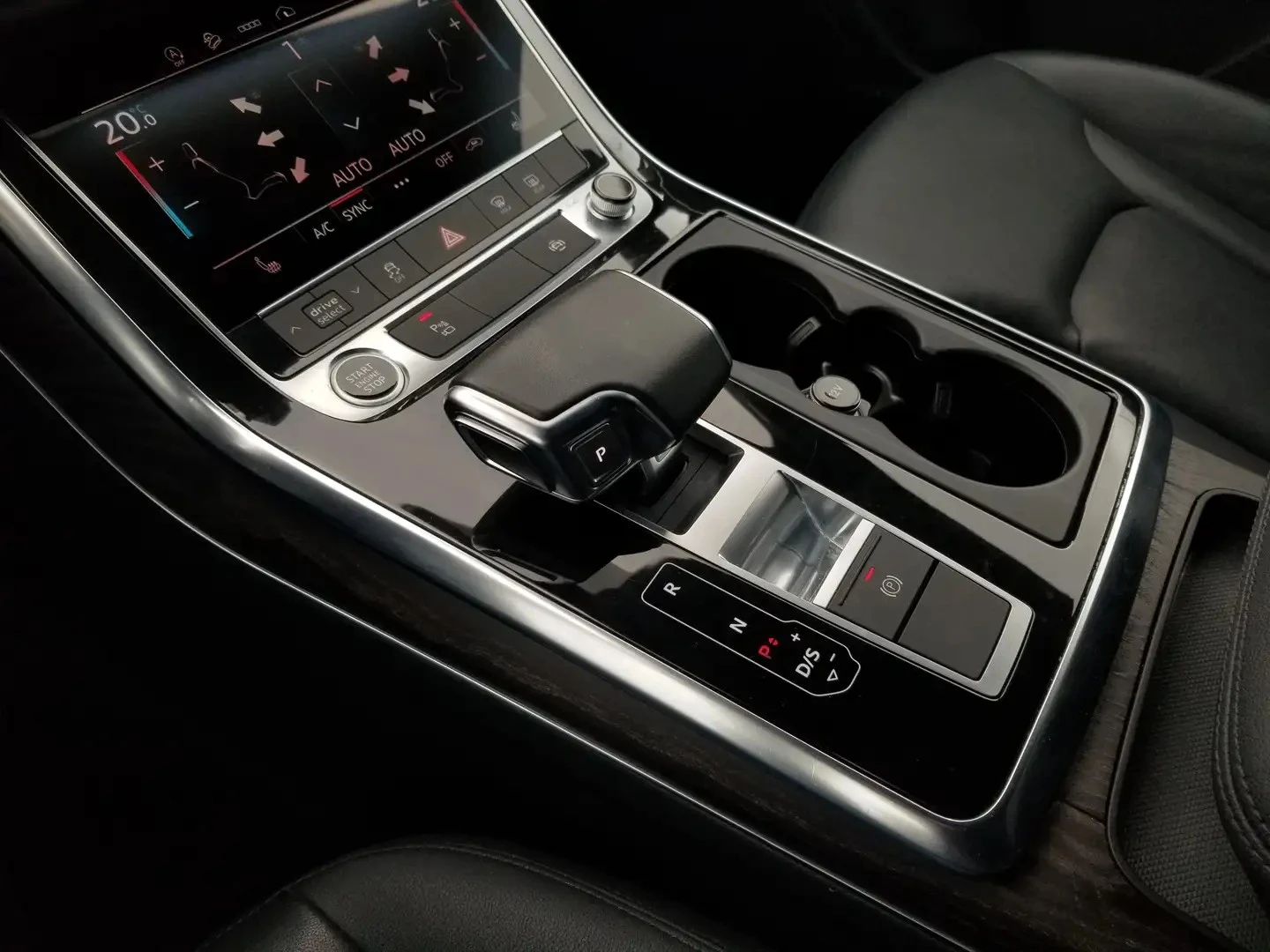 Audi Q7 PROGRESSIV S LINE ЦЕНА ДО БЪЛГАРИЯ АВТОКРЕДИТ, снимка 10 - Автомобили и джипове - 55950499