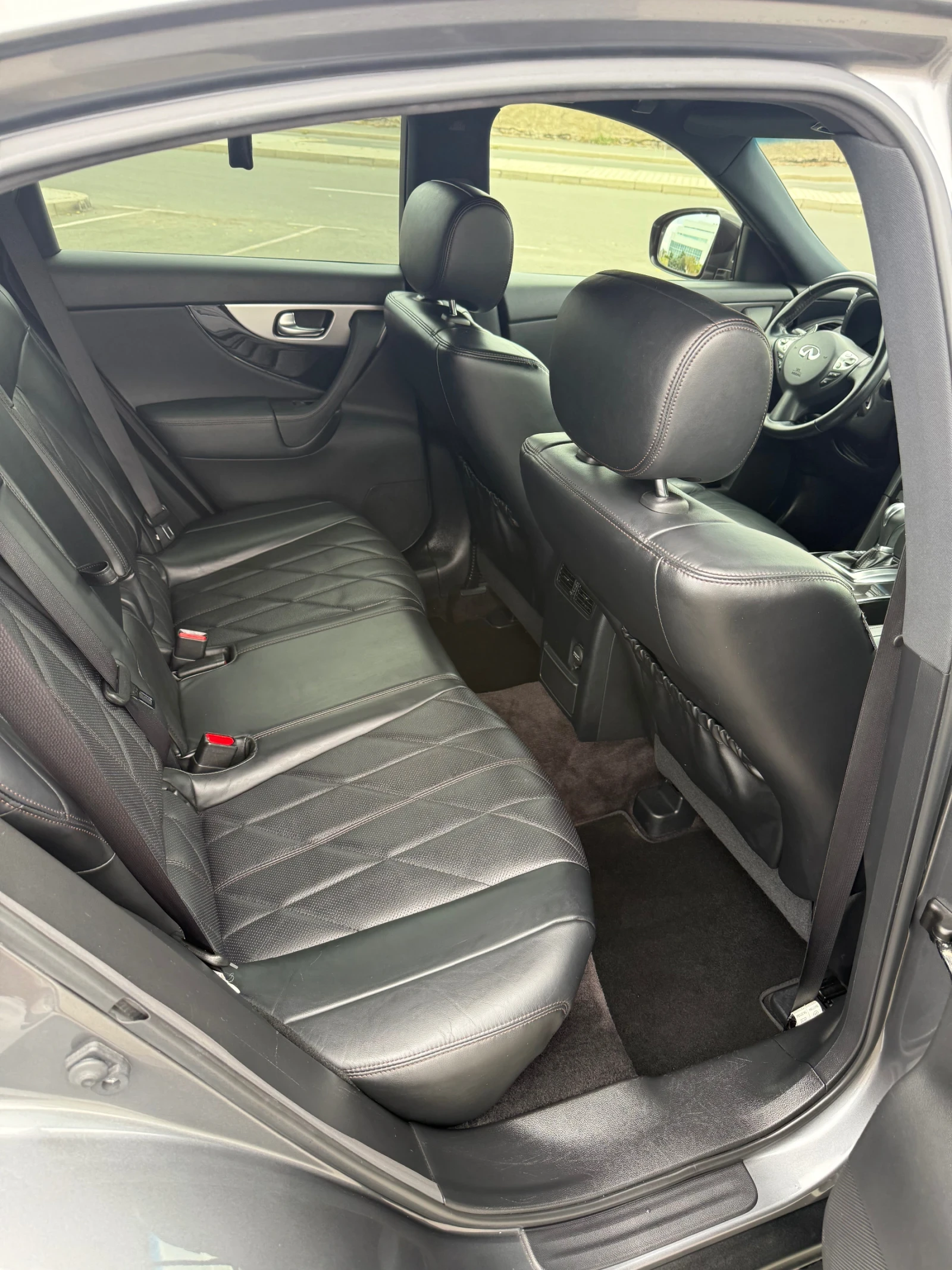 Infiniti QX70 S 3.7 ГАЗ VITOSHA AUTO, снимка 8 - Автомобили и джипове - 56380363