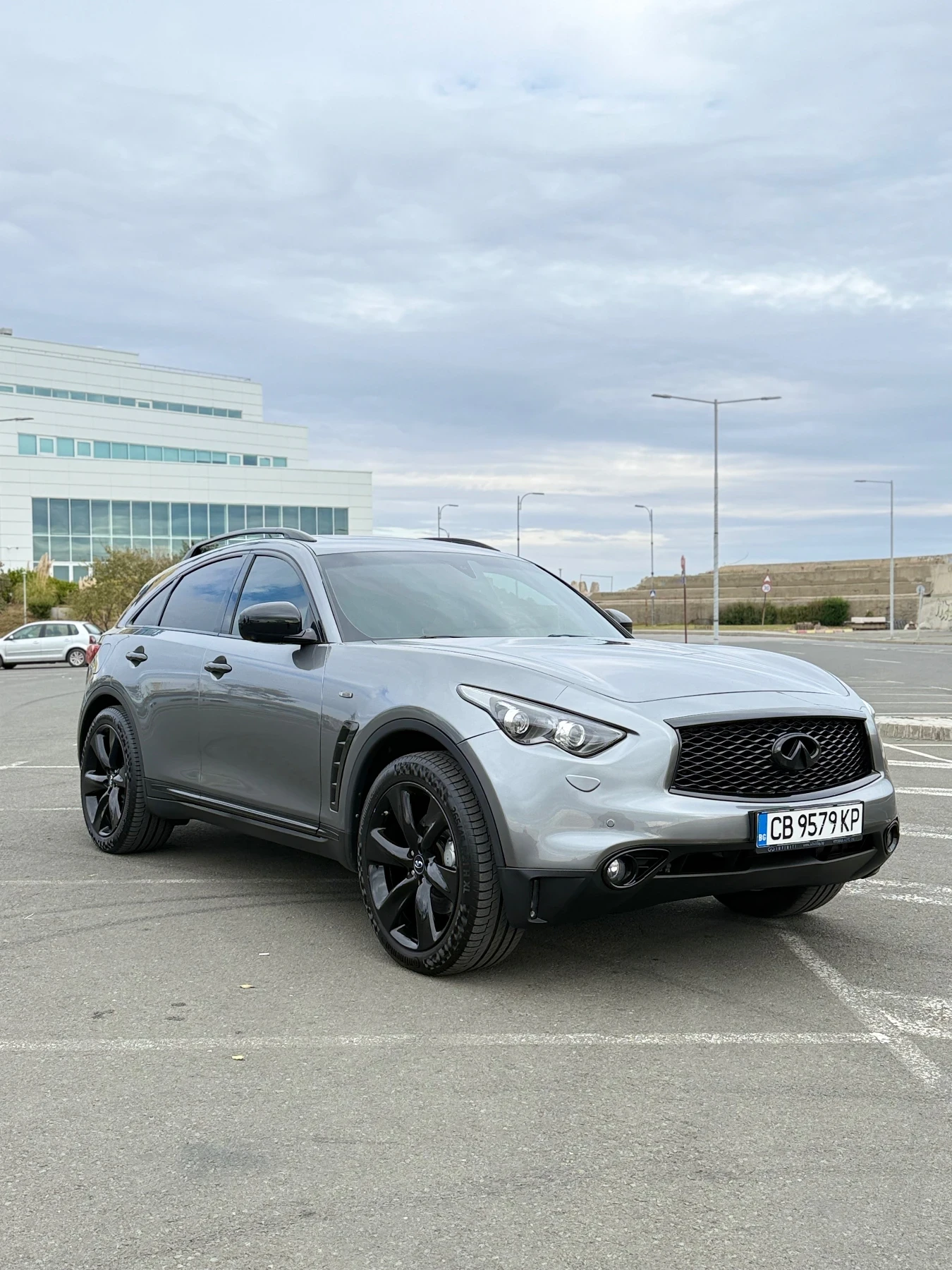 Infiniti QX70 S 3.7 ГАЗ VITOSHA AUTO, снимка 3 - Автомобили и джипове - 56380363