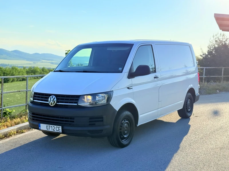 VW Transporter Обслужен/DSG 7 скорости/Чисто нови гуми!!!, снимка 3 - Бусове и автобуси - 50246254
