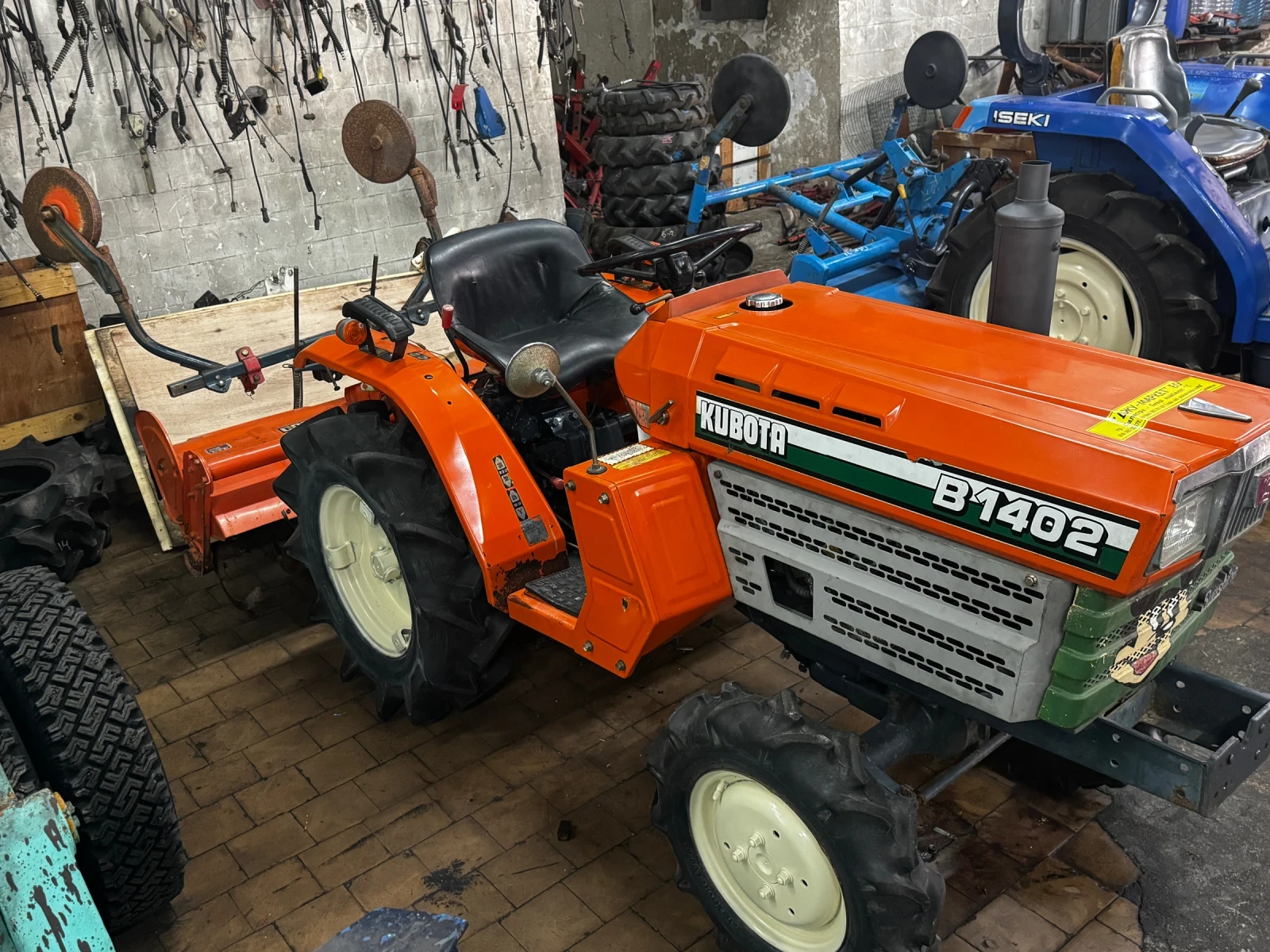 Трактор Kubota 1402, снимка 3 - Селскостопанска техника - 56204783