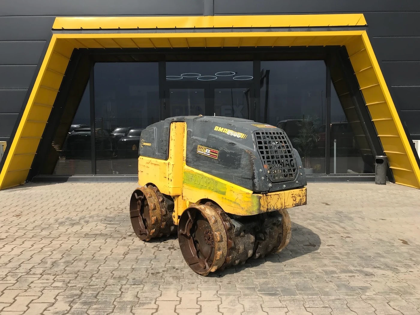 Валяк BOMAG BMP 8500 Траншеен 1600кг - изображение 7