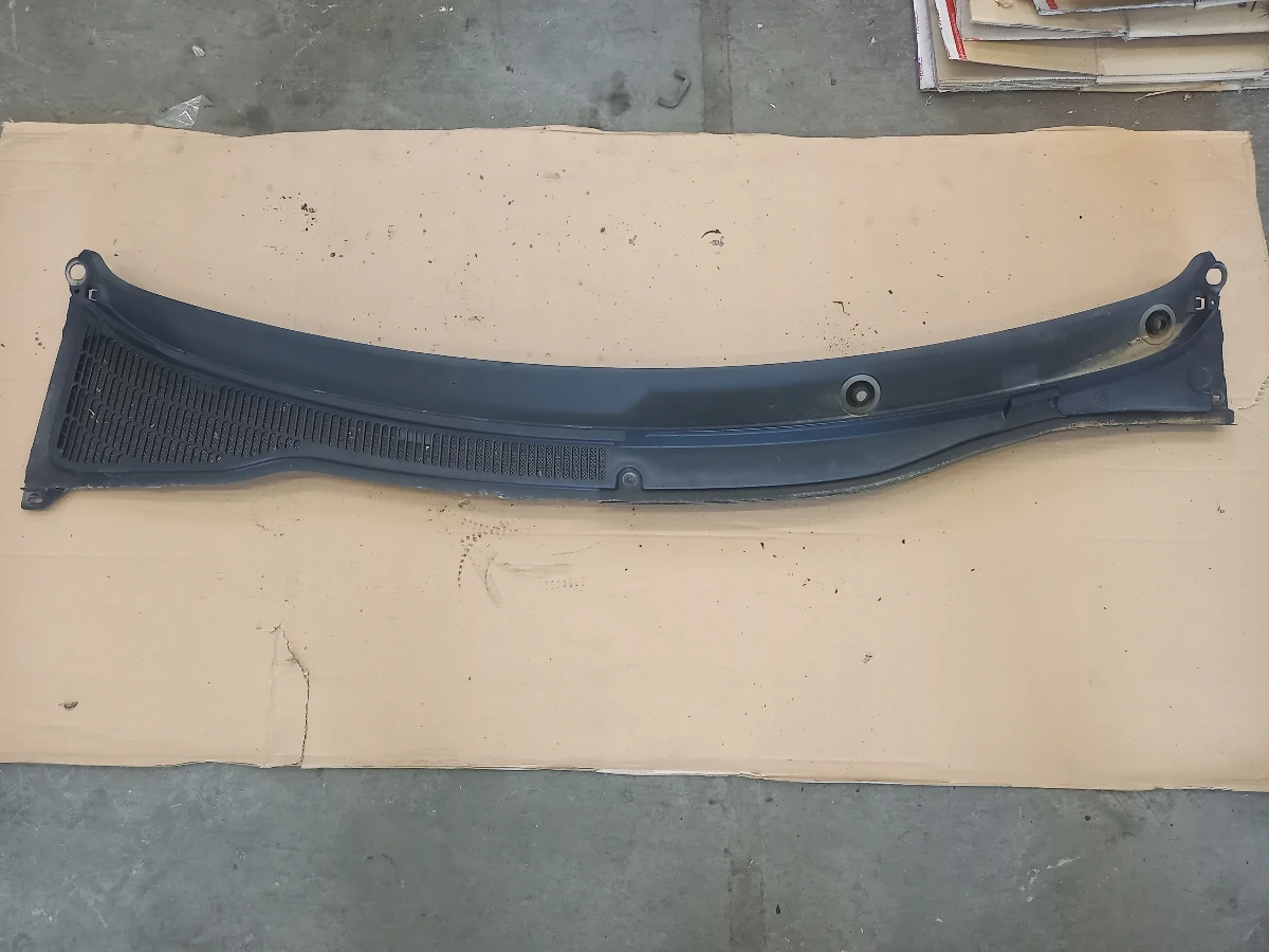 Кора под предни чистачки Рено Туинго 