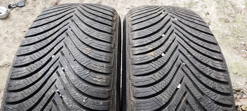 Гуми Зимни 215/65R16, снимка 1 - Гуми и джанти - 35607868