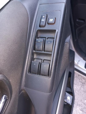 Toyota Corolla verso 2.2 D4D, снимка 9