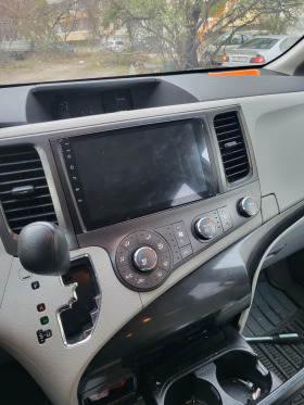 Toyota Sienna 3.5 Газов инжекцион, Андроид, снимка 12 - Автомобили и джипове - 45193868