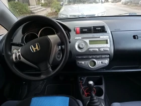 Обява за продажба на Honda Jazz 1400 ~4 200 лв. - изображение 5 | Auto.bg Обява за продажба на Honda Jazz 1400 ~4 200 лв. - изображение 5