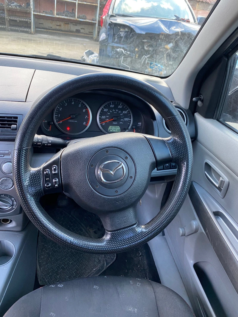 Mazda 2 1.2 i , снимка 13 - Автомобили и джипове - 44157068