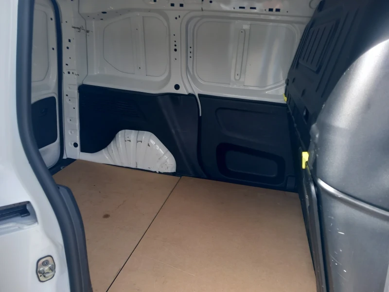 Peugeot Partner 1.6HDI, снимка 7 - Автомобили и джипове - 49734558