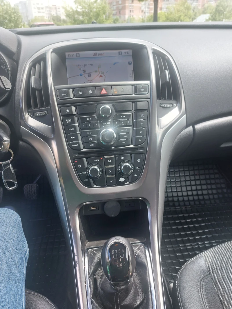 Opel Astra J 1, 7 CDTI Sports Tourer ISUZU, снимка 8 - Автомобили и джипове - 51658310