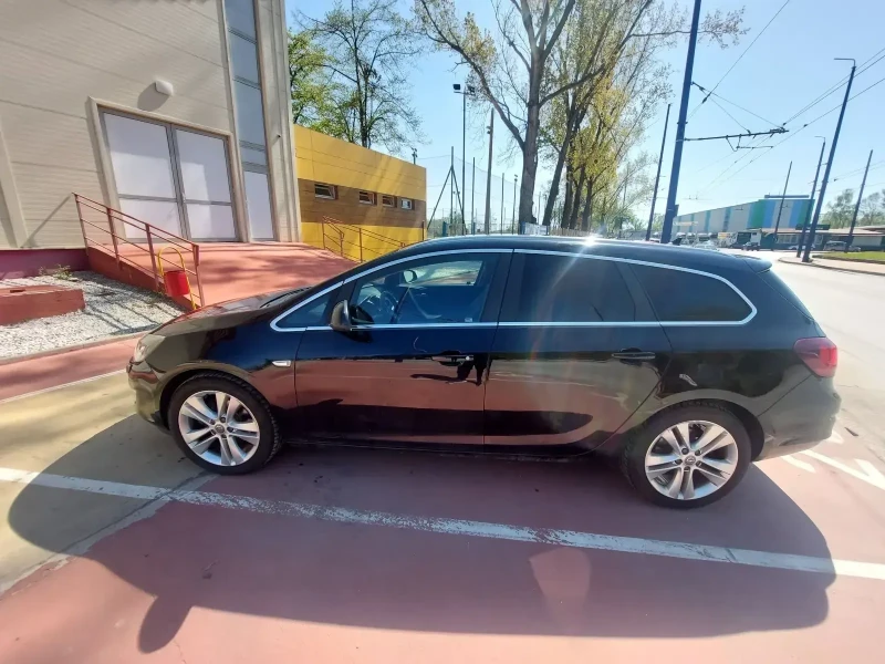 Opel Astra J 1, 7 CDTI Sports Tourer ISUZU