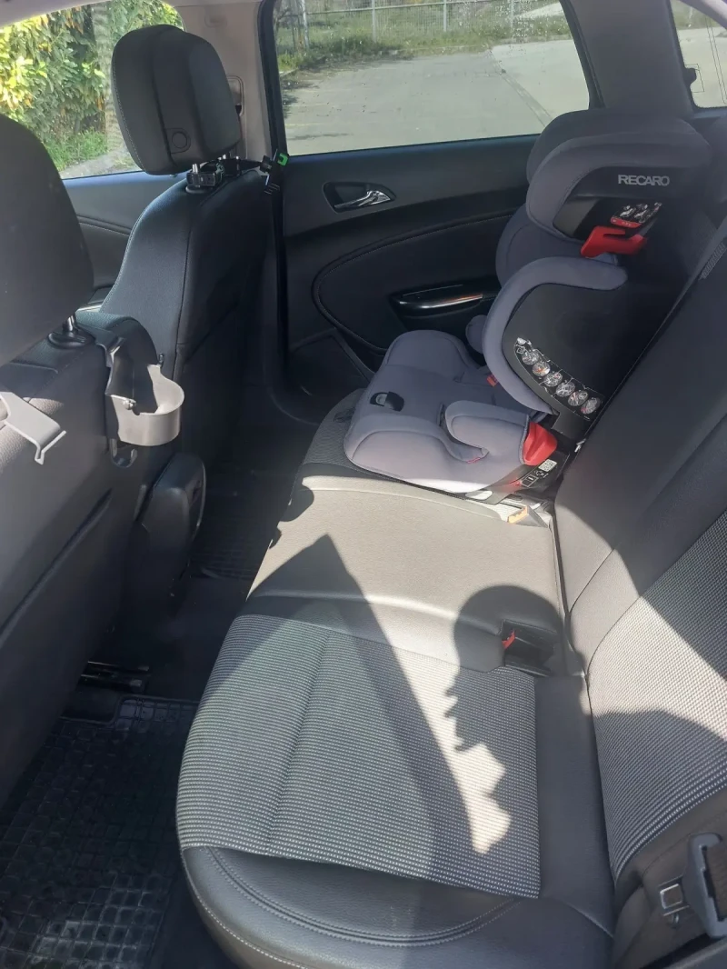 Opel Astra J 1, 7 CDTI Sports Tourer ISUZU, снимка 6 - Автомобили и джипове - 51658310