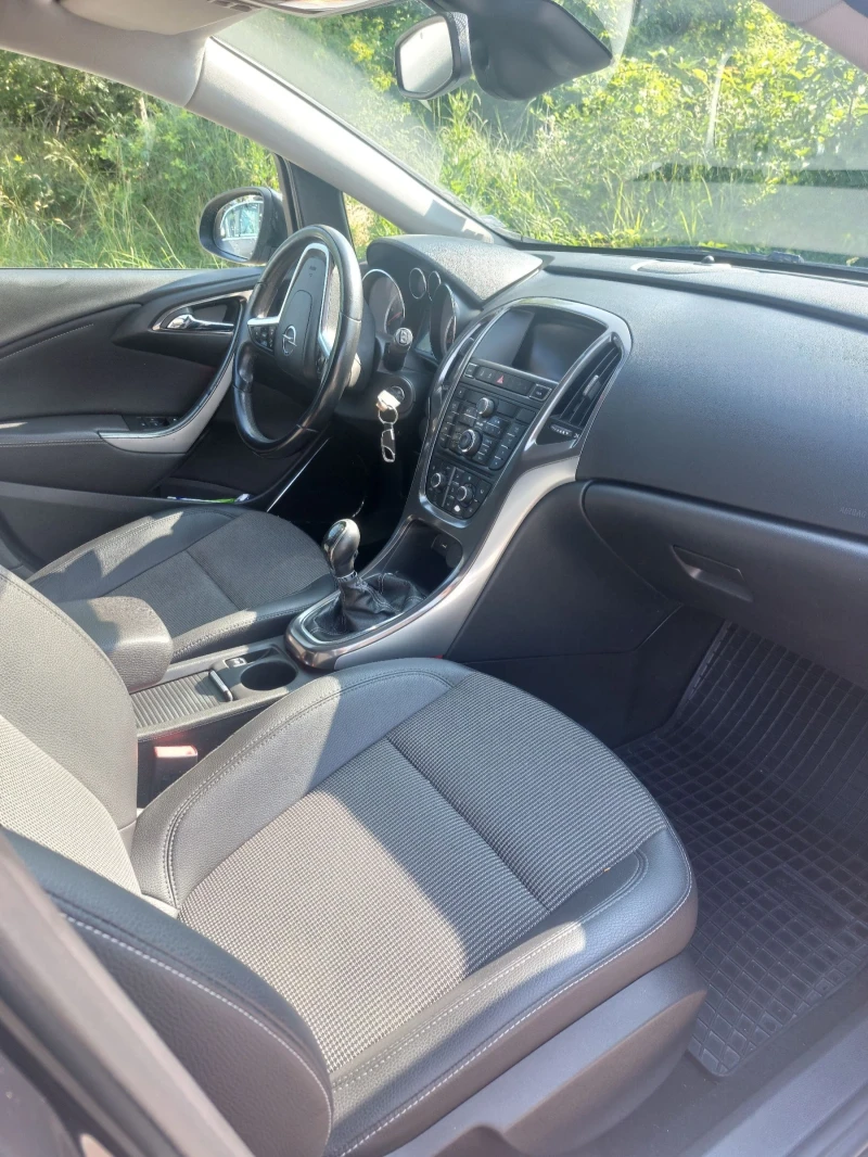 Opel Astra J 1, 7 CDTI Sports Tourer ISUZU, снимка 13 - Автомобили и джипове - 51658310