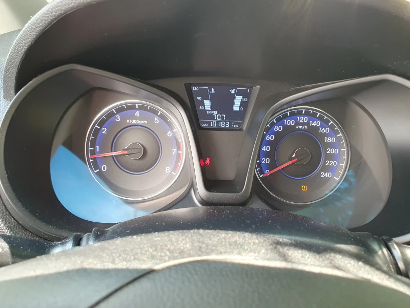 Hyundai Ix20 1.4i, снимка 9 - Автомобили и джипове - 51970107