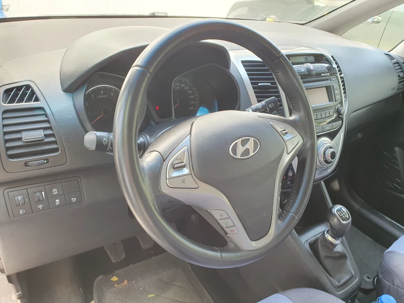 Hyundai Ix20 1.4i, снимка 8 - Автомобили и джипове - 51970107