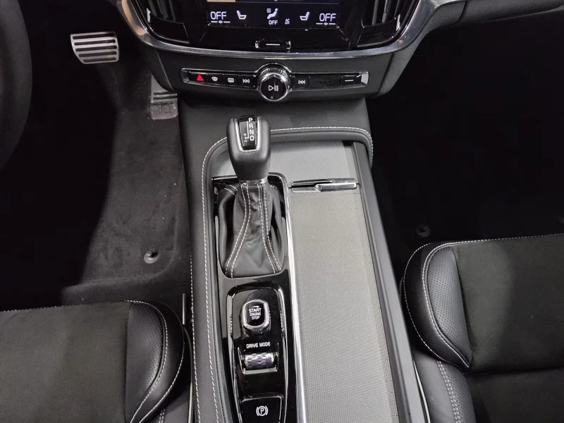 Volvo S90 R-DESIGN/235HP/MEMO/CAM/NAVI/LED/KLESS/324g, снимка 8 - Автомобили и джипове - 51724736