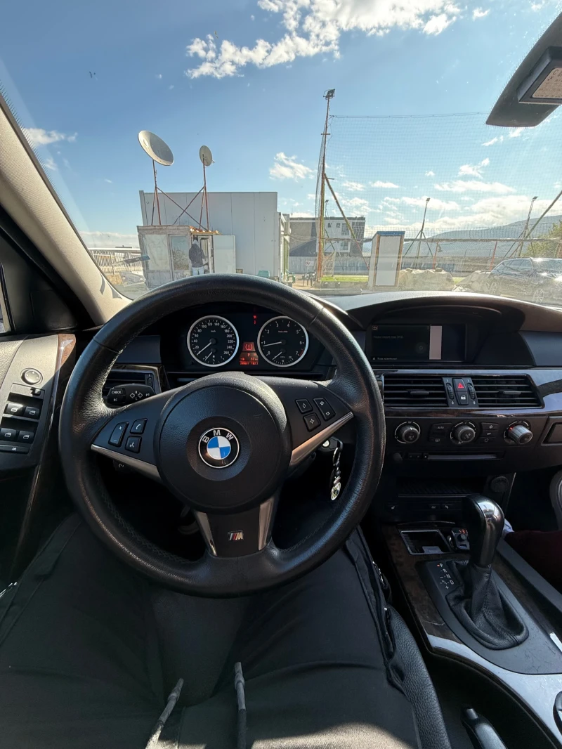 BMW 520  i m pack, снимка 14 - Автомобили и джипове - 52216047