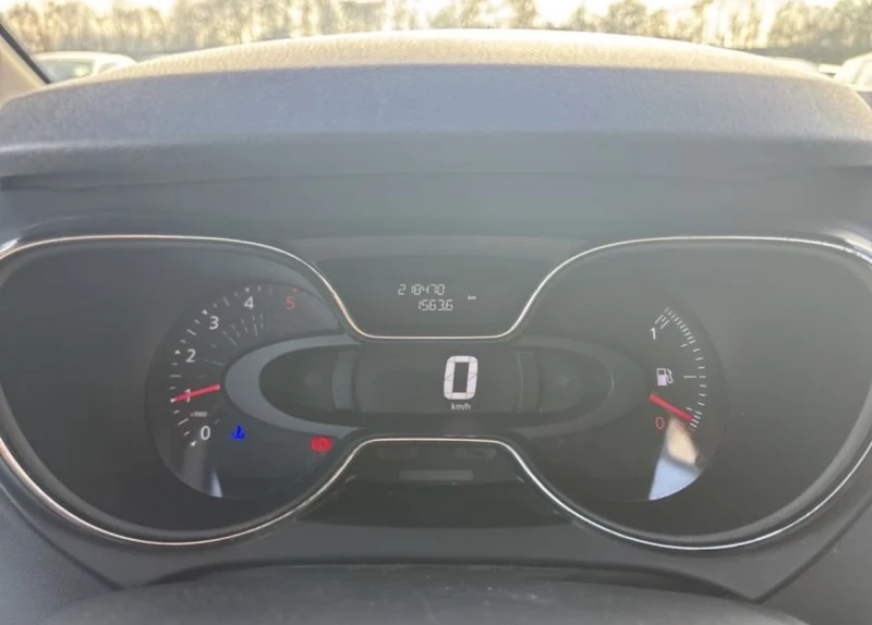 Renault Captur 1.5dCi Iridium* Full Led* Camera* Key less* Euro 6, снимка 5 - Автомобили и джипове - 52642035