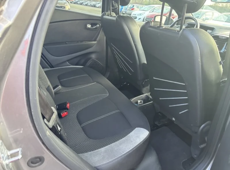 Renault Captur 1.5dCi Iridium* Full Led* Camera* Key less* Euro 6, снимка 8 - Автомобили и джипове - 52642035