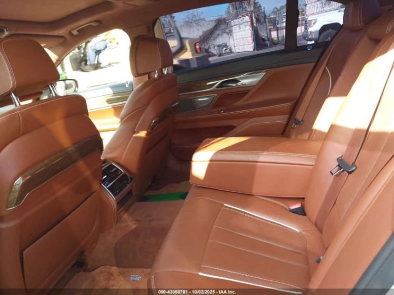 BMW 740 2018 BMW 740I, снимка 13 - Автомобили и джипове - 52748398