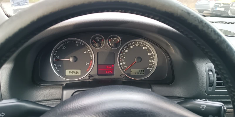 VW Passat, снимка 11 - Автомобили и джипове - 52907290