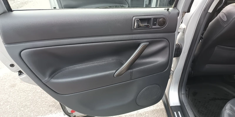 VW Passat, снимка 16 - Автомобили и джипове - 52907290