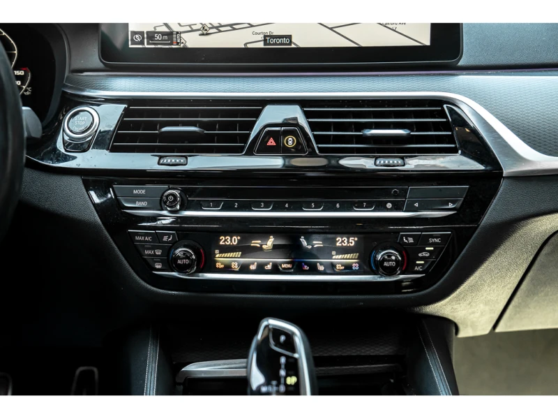 BMW 540 540i XDRIVE | M POWER PKG | HUD | NAVI | HARMAN&KA, снимка 10 - Автомобили и джипове - 53596239