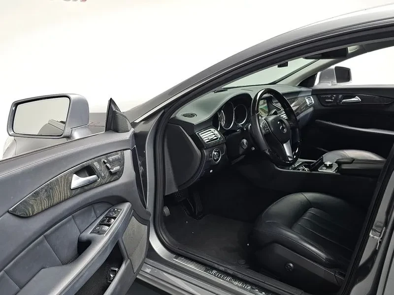 Mercedes-Benz CLS 350 W218, снимка 6 - Автомобили и джипове - 55217161