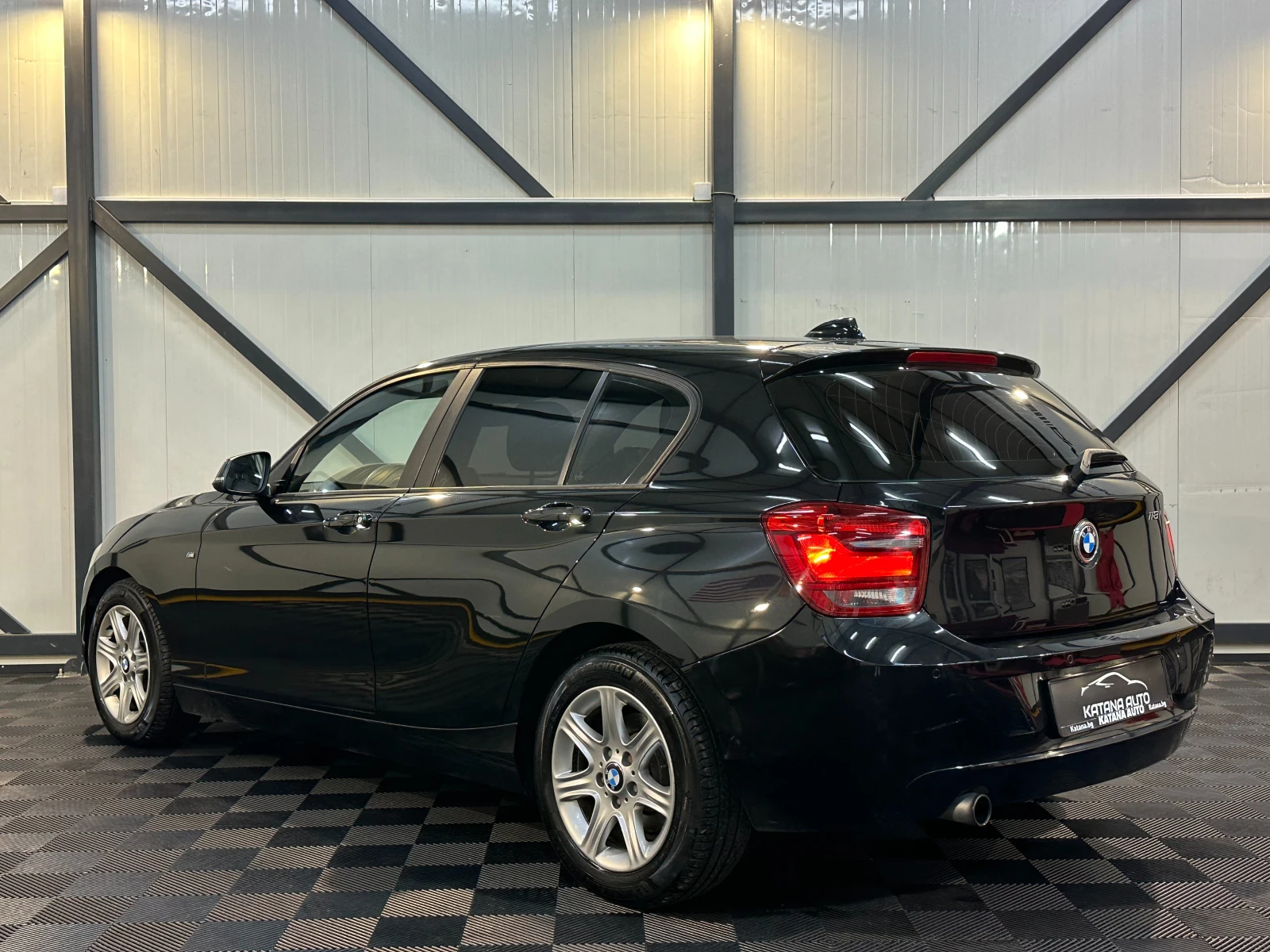 BMW 118 114 000км* ПОДГРЕВ* ПАРКТРОНИК* ЛИМИТЕР, снимка 4 - Автомобили и джипове - 45369539