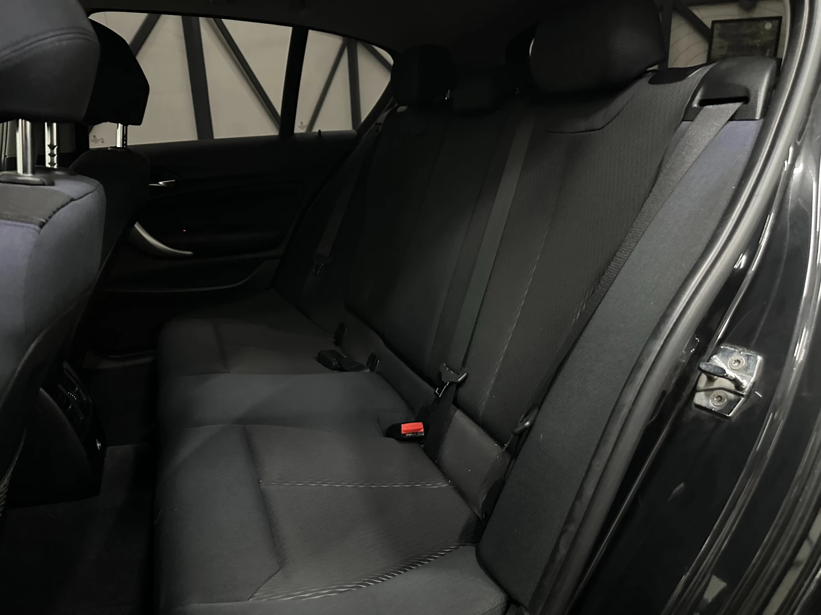 BMW 118 114 000км* ПОДГРЕВ* ПАРКТРОНИК* ЛИМИТЕР, снимка 16 - Автомобили и джипове - 45369539