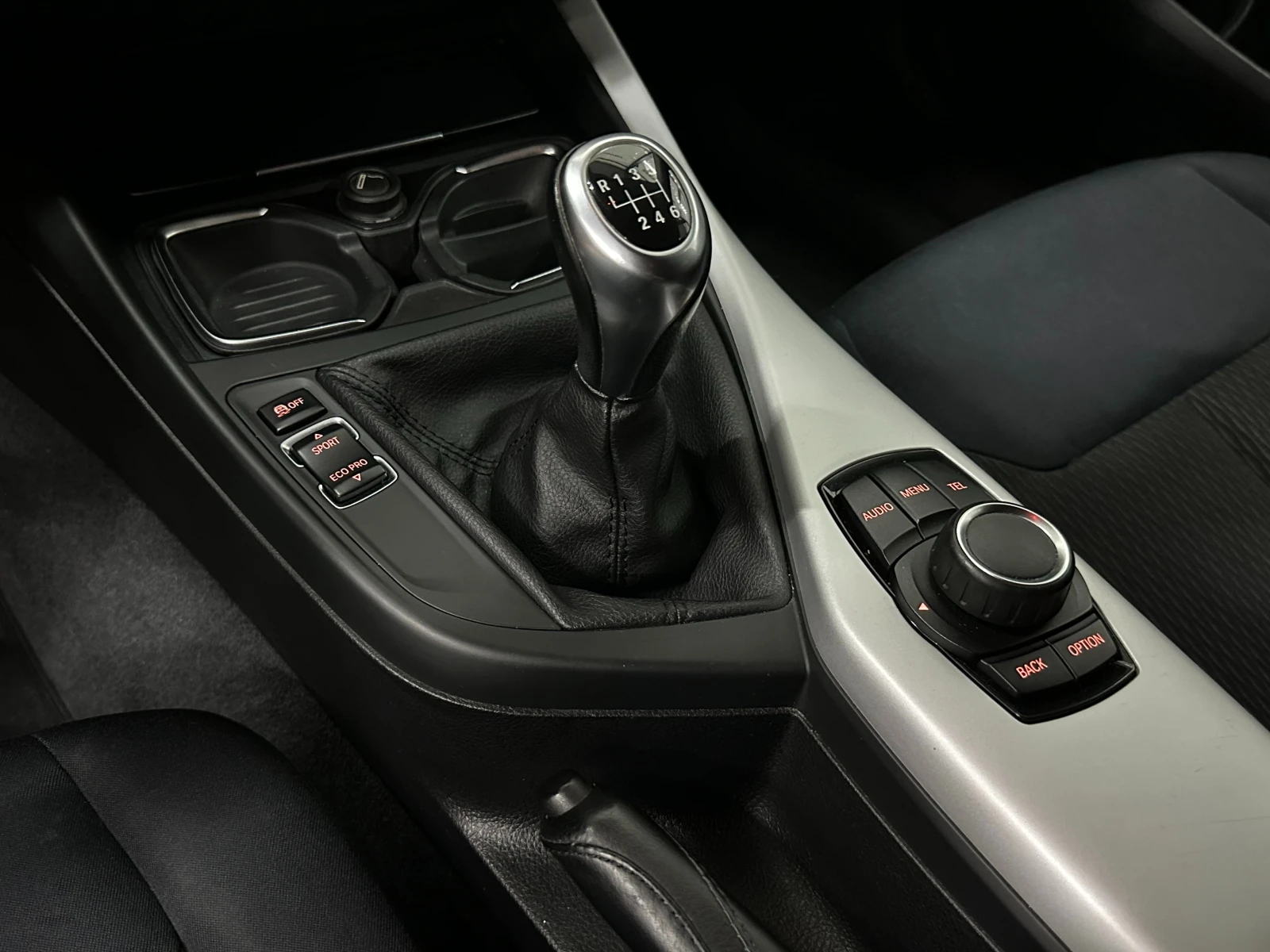 BMW 118 114 000км* ПОДГРЕВ* ПАРКТРОНИК* ЛИМИТЕР, снимка 12 - Автомобили и джипове - 45369539