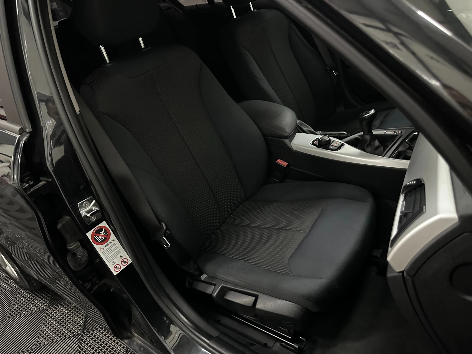 BMW 118 114 000км* ПОДГРЕВ* ПАРКТРОНИК* ЛИМИТЕР, снимка 15 - Автомобили и джипове - 45369539