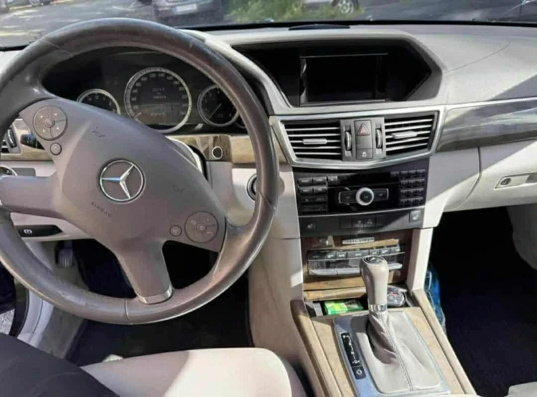 Mercedes-Benz E 200  - изображение 6