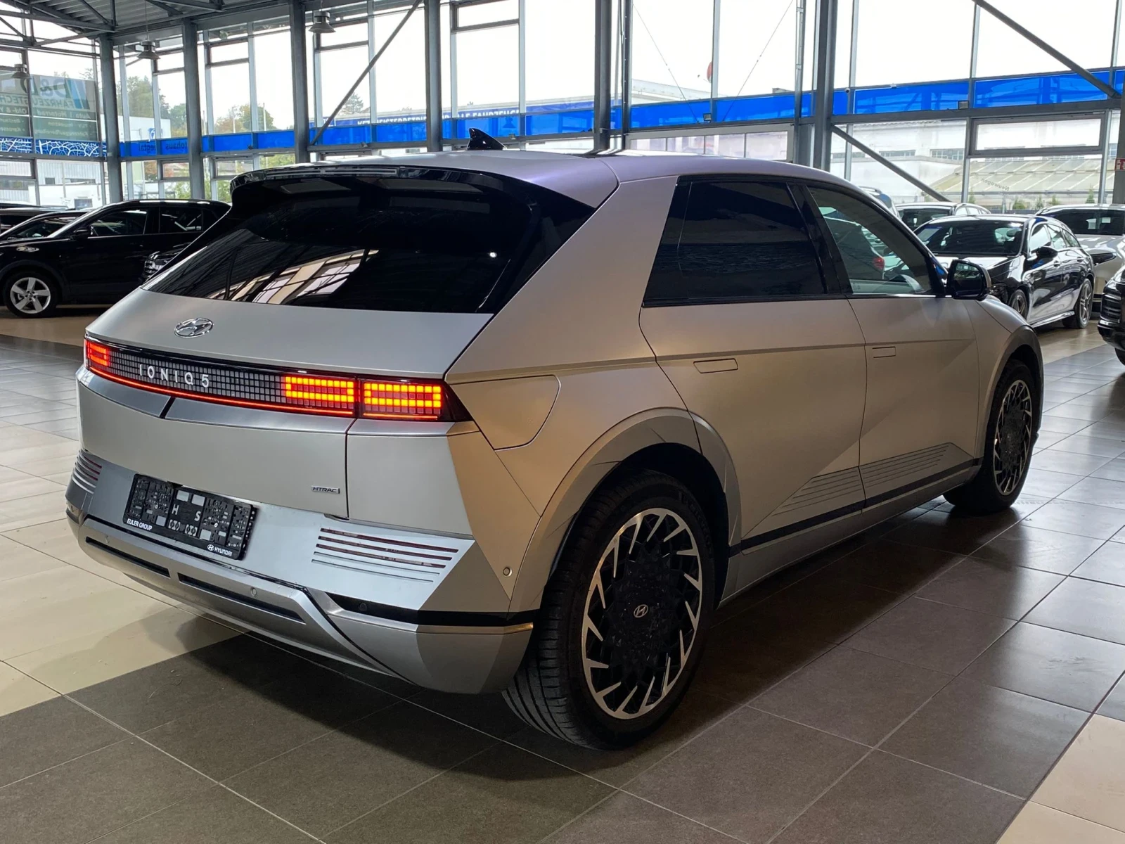 Hyundai Ioniq 5 19600KM* UNIQ* 306 H.P.* 72.6KW* AWD* ГАРАНЦИЯ - изображение 3