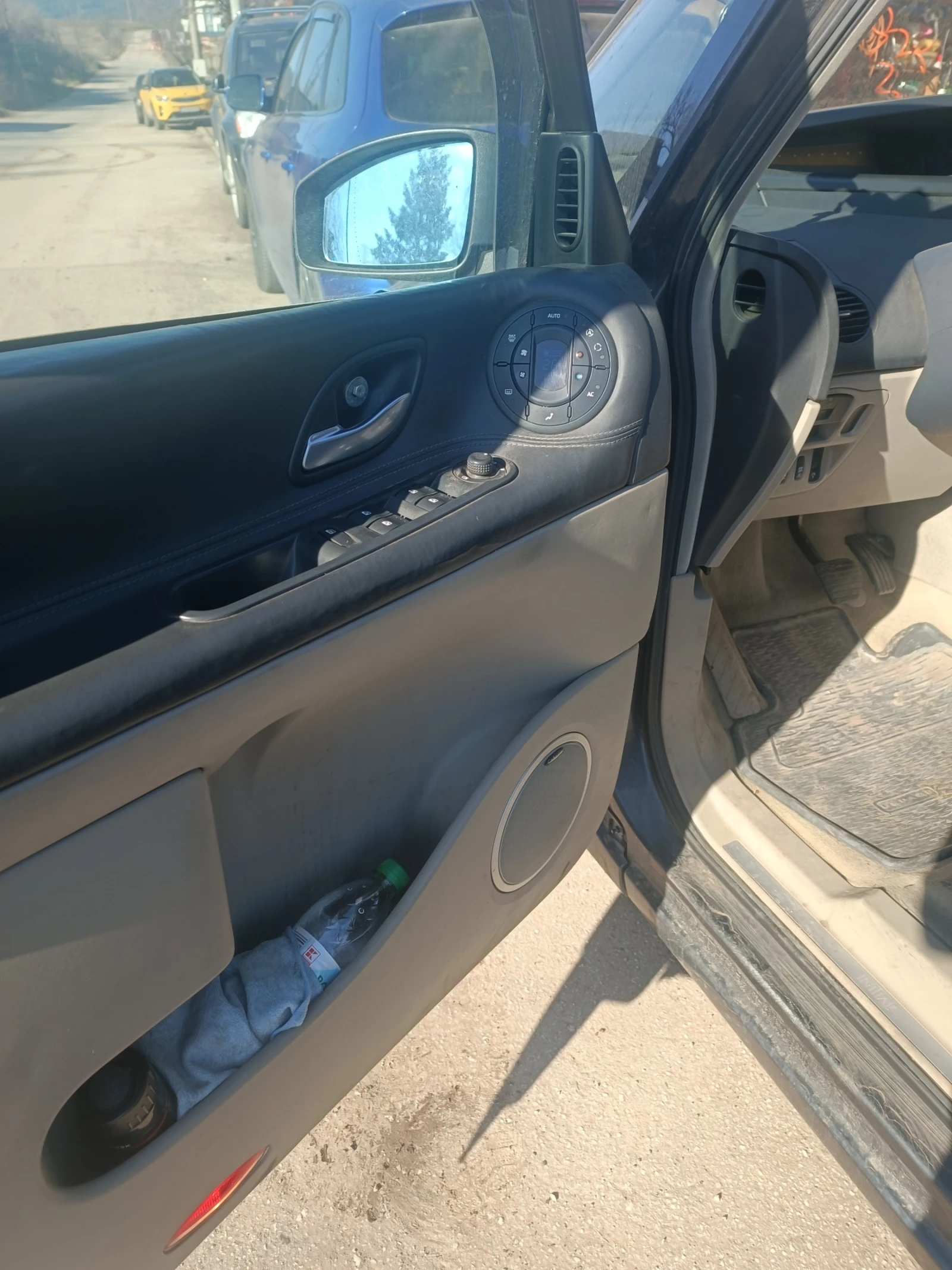 Renault Espace, снимка 12 - Автомобили и джипове - 53751550