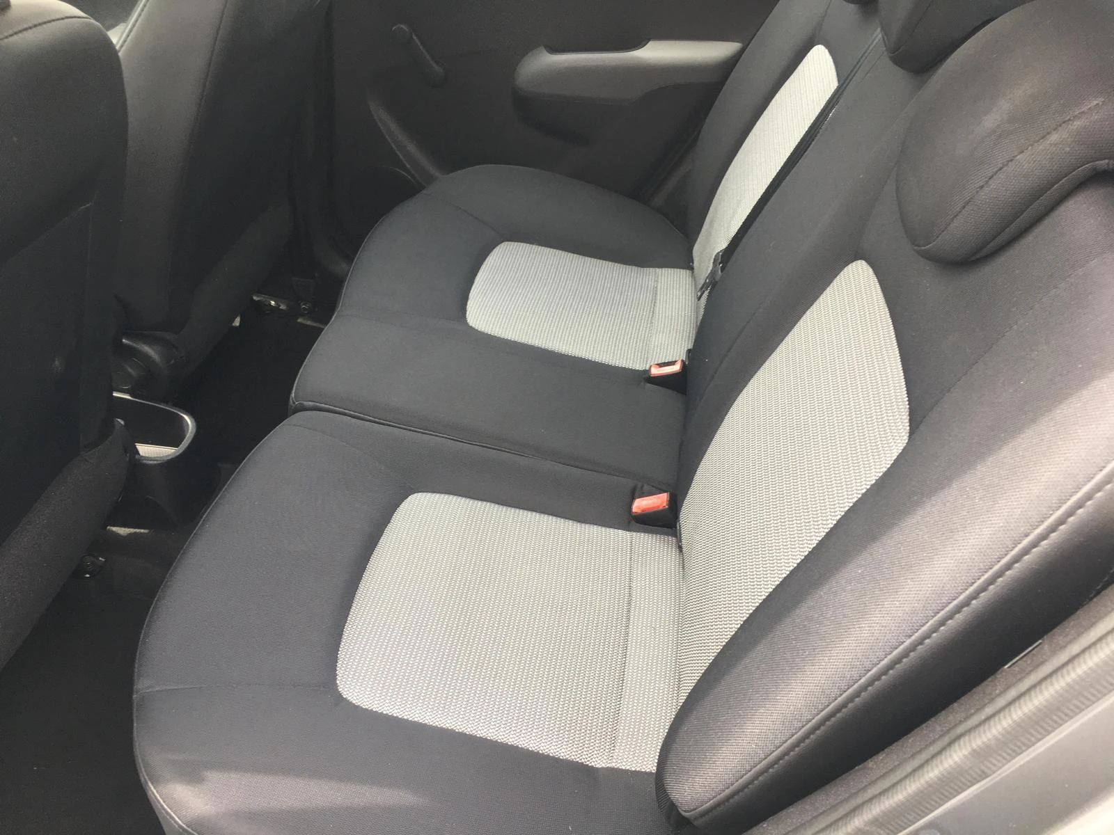 Hyundai I10, снимка 9 - Автомобили и джипове - 54208459