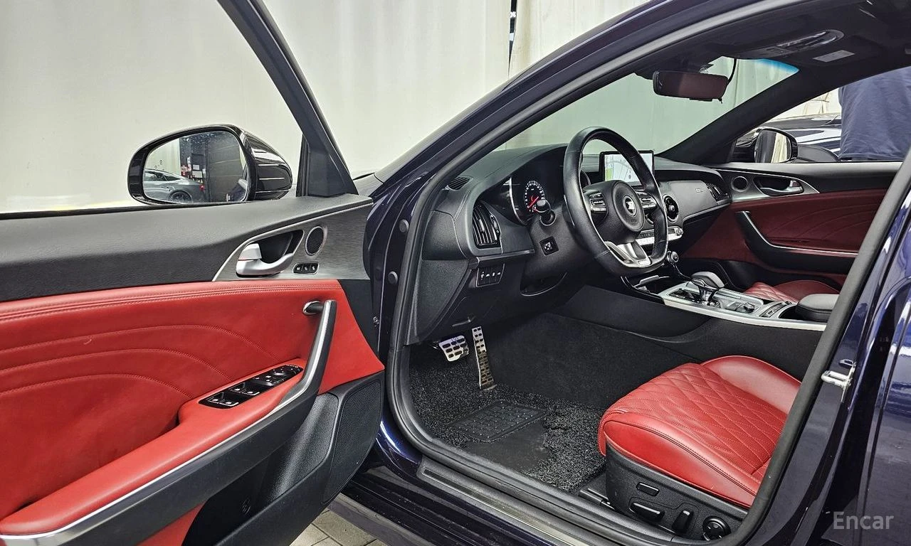 Kia Stinger 3.3* GT MASTERS* HEAD-UP* 360 КАМЕРИ* ОБДУХ* ПАНО, снимка 8 - Автомобили и джипове - 54458989
