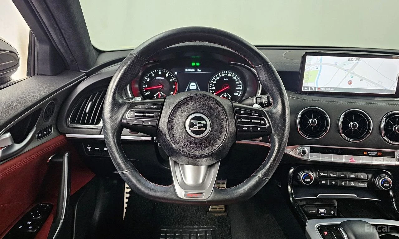 Kia Stinger 3.3* GT MASTERS* HEAD-UP* 360 КАМЕРИ* ОБДУХ* ПАНО, снимка 11 - Автомобили и джипове - 54458989