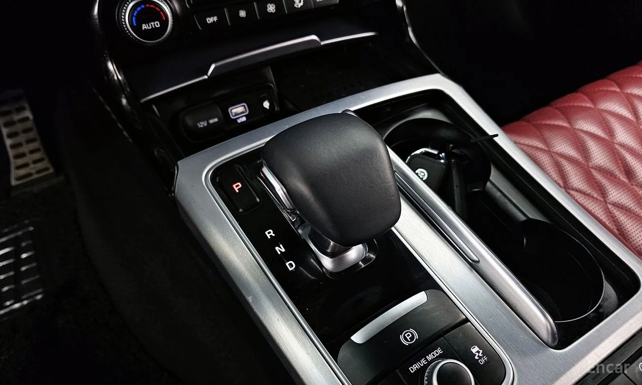 Kia Stinger 3.3* GT MASTERS* HEAD-UP* 360 КАМЕРИ* ОБДУХ* ПАНО, снимка 15 - Автомобили и джипове - 54458989