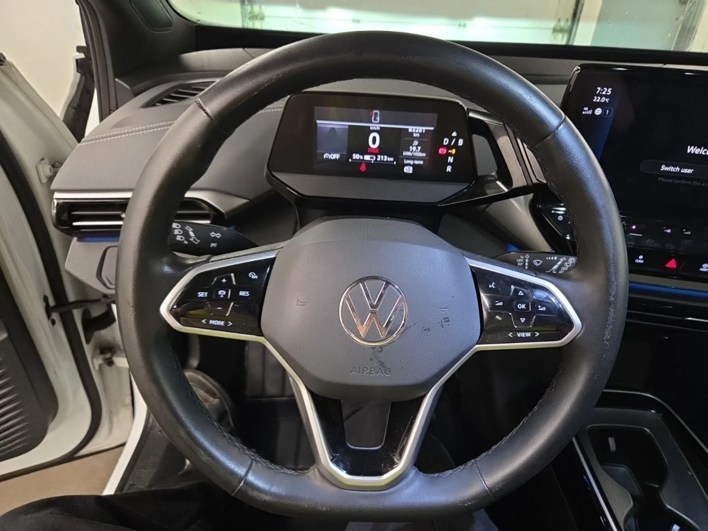 VW ID.4 PRO* Hard top* Blind stop* Back cam* Подгрев* 4х4*, снимка 7 - Автомобили и джипове - 55059740