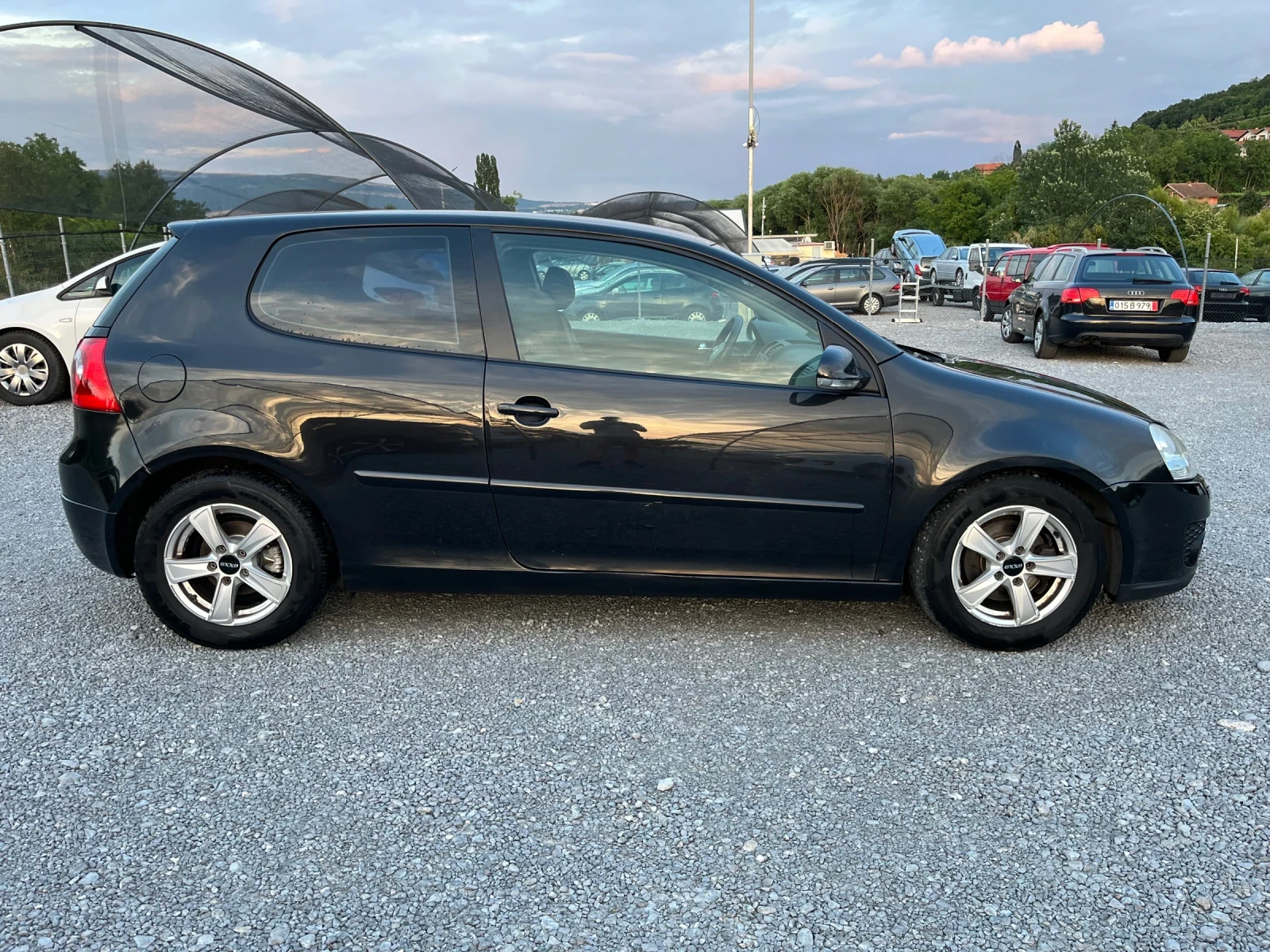 VW Golf 1.9 TDI , снимка 7 - Автомобили и джипове - 55162794