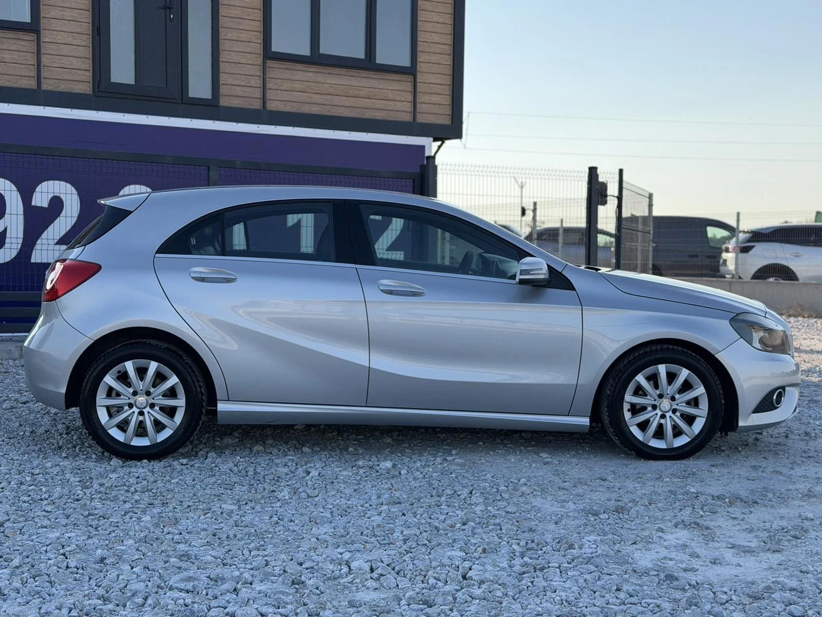 Mercedes-Benz A 180, снимка 4 - Автомобили и джипове - 55467361